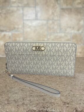 Michael Kors Parker Large Continental Zip Around Wallet/Wristlet Light Cream